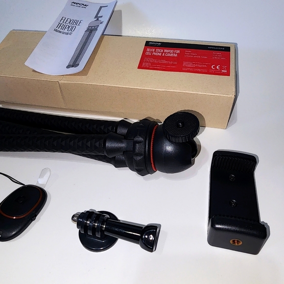 Mpow Flexible Phone Tripod with Bluetooth Remote Shutter - Picture 3 of 8